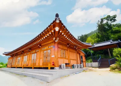 Haenam Teyang Hanok Pension Hotels near Daeungjeon
