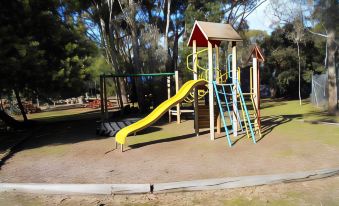 Grampians View Cottages and Units
