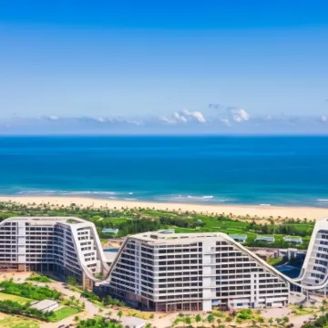 Khách sạn FLC Grand Quy Nhơn Các khách sạn gần Bãi biển Kỳ Co