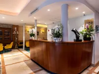 Hotel Minerve Hotels near 5th arr.