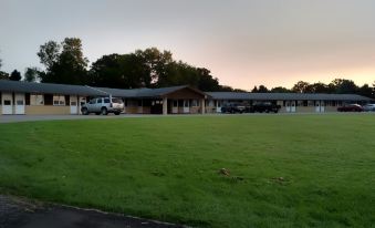 Custom Stay Residence and Suites - Housity