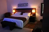 De Brass Suites Hotel Hotels in Okaka