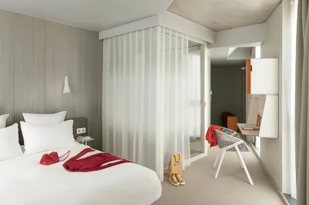 Okko Hotels Paris Porte de Versailles Отели рядом с достопримечательностью «Парк дэ Пранс»