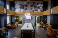 Hampton Inn & Suites Lansing West Hotels in Waverly