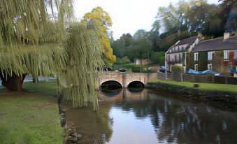 New Inn at Coln