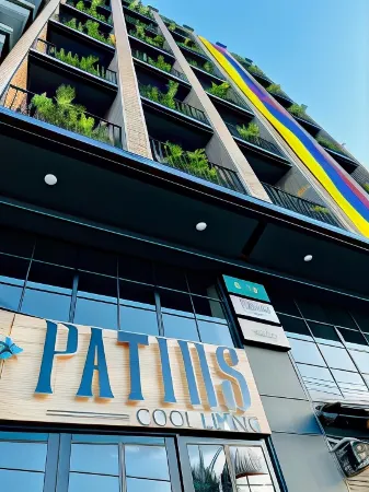 Los Patios Cool Living