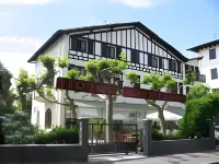 Logis Hotel & Restaurant Bergeret Sport