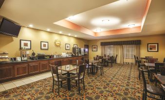 La Quinta Inn & Suites by Wyndham Hillsboro