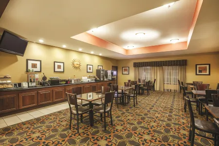 La Quinta Inn & Suites by Wyndham Hillsboro