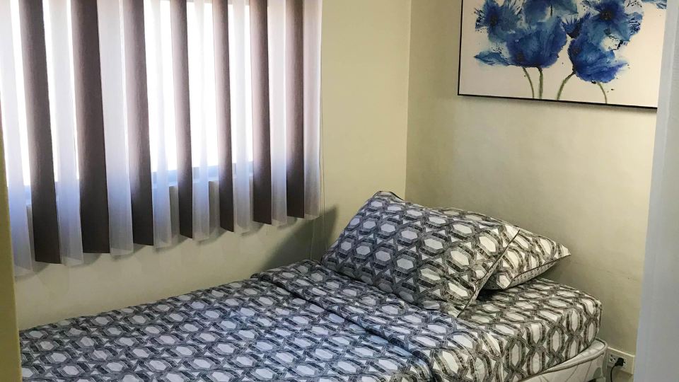 2 Bedroom Condo at Midpoint Residences with City View