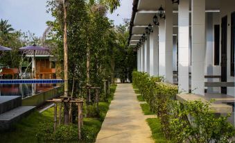 Thanawong Pool Villa