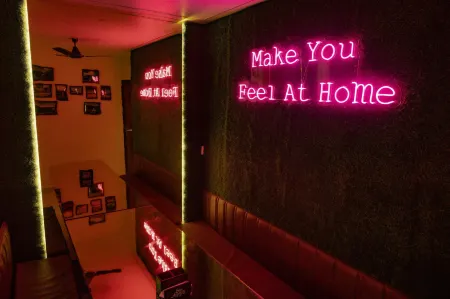 Sandhya Residency Отели рядом с достопримечательностью «Marina Park»