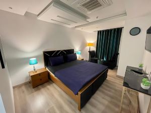 AirReside Hotel Apartments Gold Crest