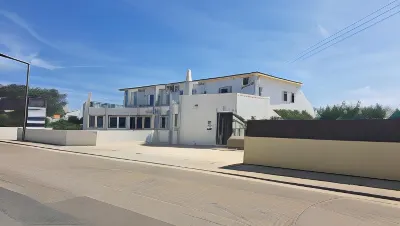 Amigos Para Sempre - Guesthouse Hôtels à : Estômbar