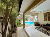 Ombe Villa Hotel a Sikur