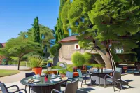 Le Pré du Moulin - Maison Alonso - Hôtel & Restaurant فنادق في Uchaux