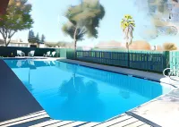 Days Inn by Wyndham Gilroy