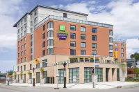 Holiday Inn Express & Suites Downtown Ottawa East Hotels near St Augustine Church