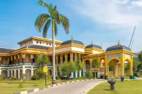 Raz Hotel and Convention Hotel dekat Smpg Melati