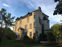 Chateau de Balsac Hotels in Baraqueville