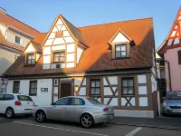 Gästehaus Engelgasse Herzogenaurach Отели рядом с достопримечательностью «Stammhaus Dassler»