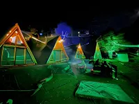 Sunshine Cafe & Cottage Riverside Hotels in Rashala
