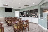 Ramada by Wyndham Altamonte Springs Near I-4 Hotels in Altamonte Springs