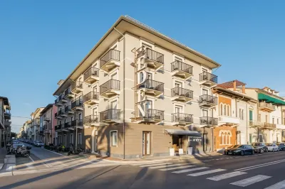 Hotel Eden فنادق في Torre del Lago Puccini