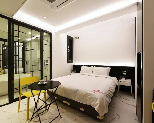 Hotel Infini Hotels near Garden 5