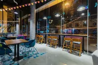 Tru by Hilton Hanoi Station - بار