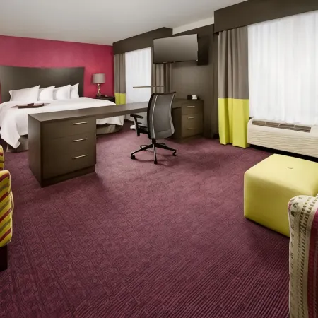 Hampton Inn & Suites Buffalo/Airport