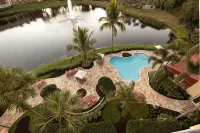 Inn at Pelican Bay - Pools