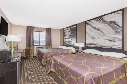 Super 8 by Wyndham Columbus Airport Hotels in Columbus