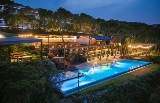 阿拉布里加之家套房酒店