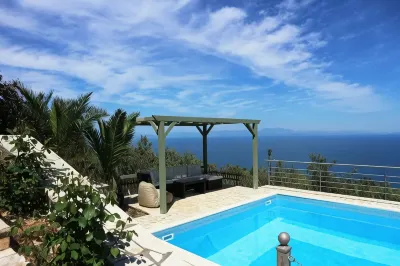 Dio Guesthouses