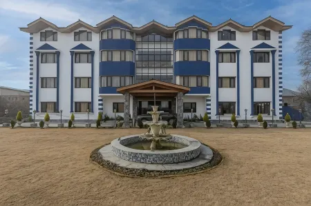 Kashmir Holiday Resort