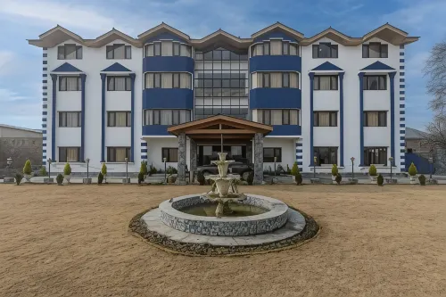 Kashmir Holiday Resort Hoteles en Srinagar