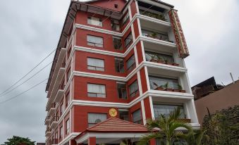 Ratna Hotel