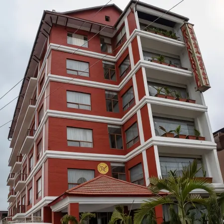 Ratna Hotel