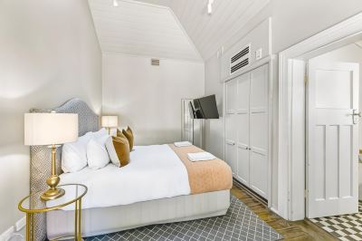 Mini Compact Suite The Houston Photo