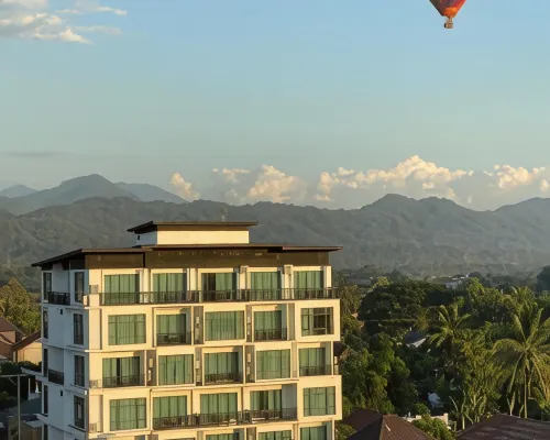 Vang Vieng Topview Hotel فنادق في فانغ فينغ