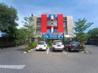 Halogen Hotel Airport Surabaya - parking
