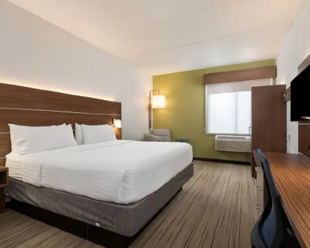 Holiday Inn Express & Suites CHARLOTTE ARPT-BELMONT by IHG Hotels in Gaston County
