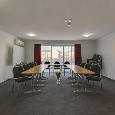 BKs Premier Motel Esplanade Отели в г. Ловер Хатт