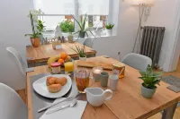 Chambres d'Hotes les Nuits Pastel - Frühstück
