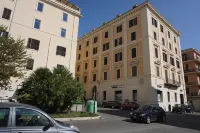 斯登代爾旅館住宅飯店 Piazza Leandra附近的飯店