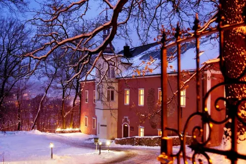 Dwór Górny Hotels in Srebrna Góra