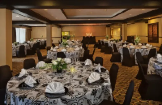 Historic Whispering Woods Hotel & Conference Center