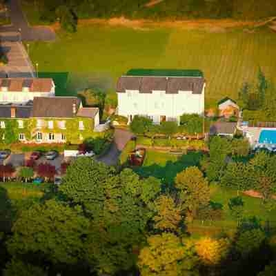 Logis Hôtel Au Clos Paillé Hotel Exterior