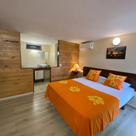 Bora Bora Holiday's Lodge